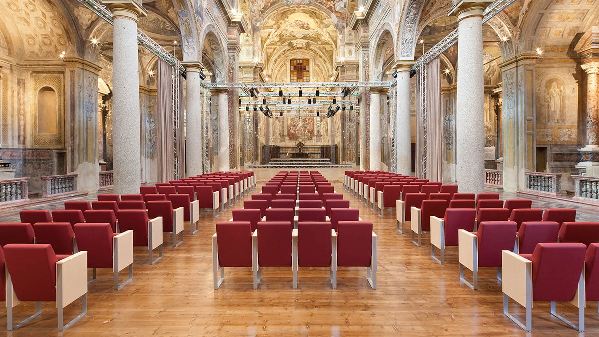 C100 mobilier conférence