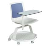 chaise roulettes avec tablette